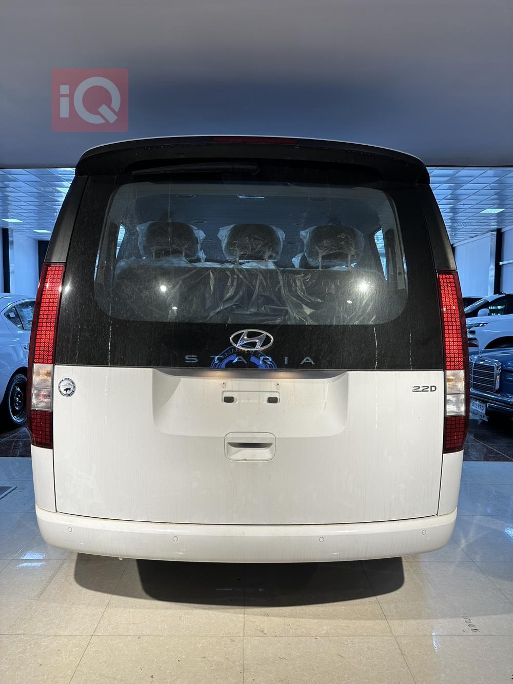هیوندای ستاریا
